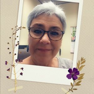 Meet your Posher, Cynthia